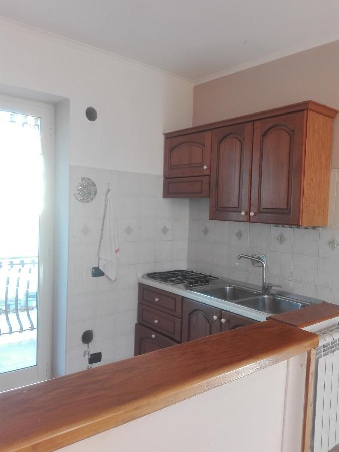 A Santy'S House 1Piano-No Lift-Shuttle A Pagamento-Raggiungibile A Piedi Aeroporto-Fermata Bus Fiera Di Roma A 3 Minuti-Air Condiz Ed Extra Bed For A Fee A Pagamento Apartment Fiumicino Exterior photo