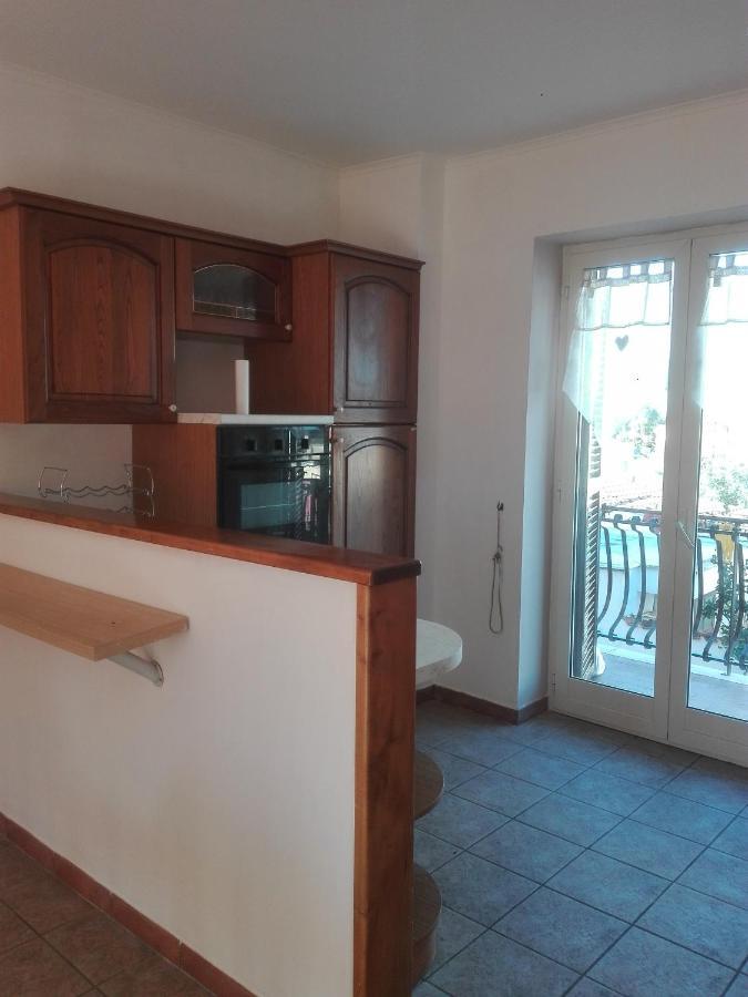A Santy'S House 1Piano-No Lift-Shuttle A Pagamento-Raggiungibile A Piedi Aeroporto-Fermata Bus Fiera Di Roma A 3 Minuti-Air Condiz Ed Extra Bed For A Fee A Pagamento Apartment Fiumicino Exterior photo